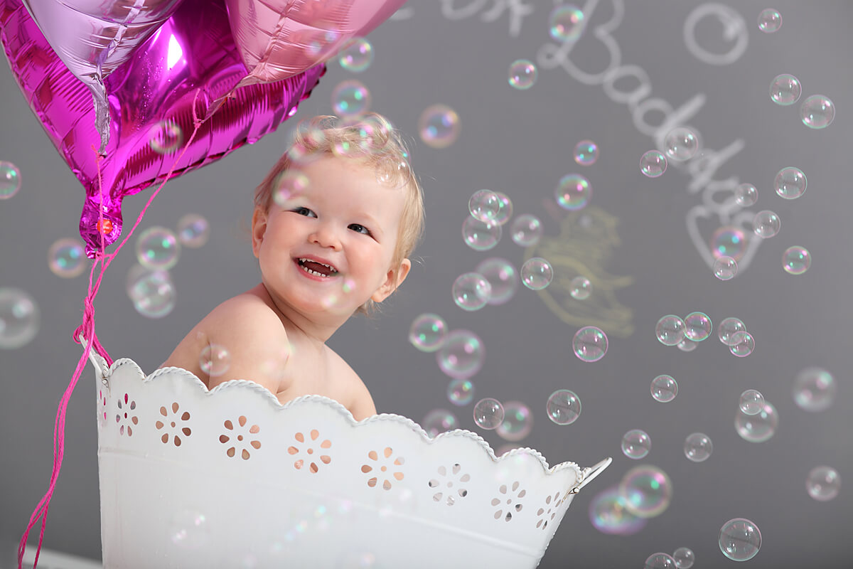 Capcake oder Tortenshooting in Chemnitz, Badespaß bei einem Schaumbad in der Zinkbadewanne im trendsetter Fotostudio in Chemnitz nach einem Tortenshooting