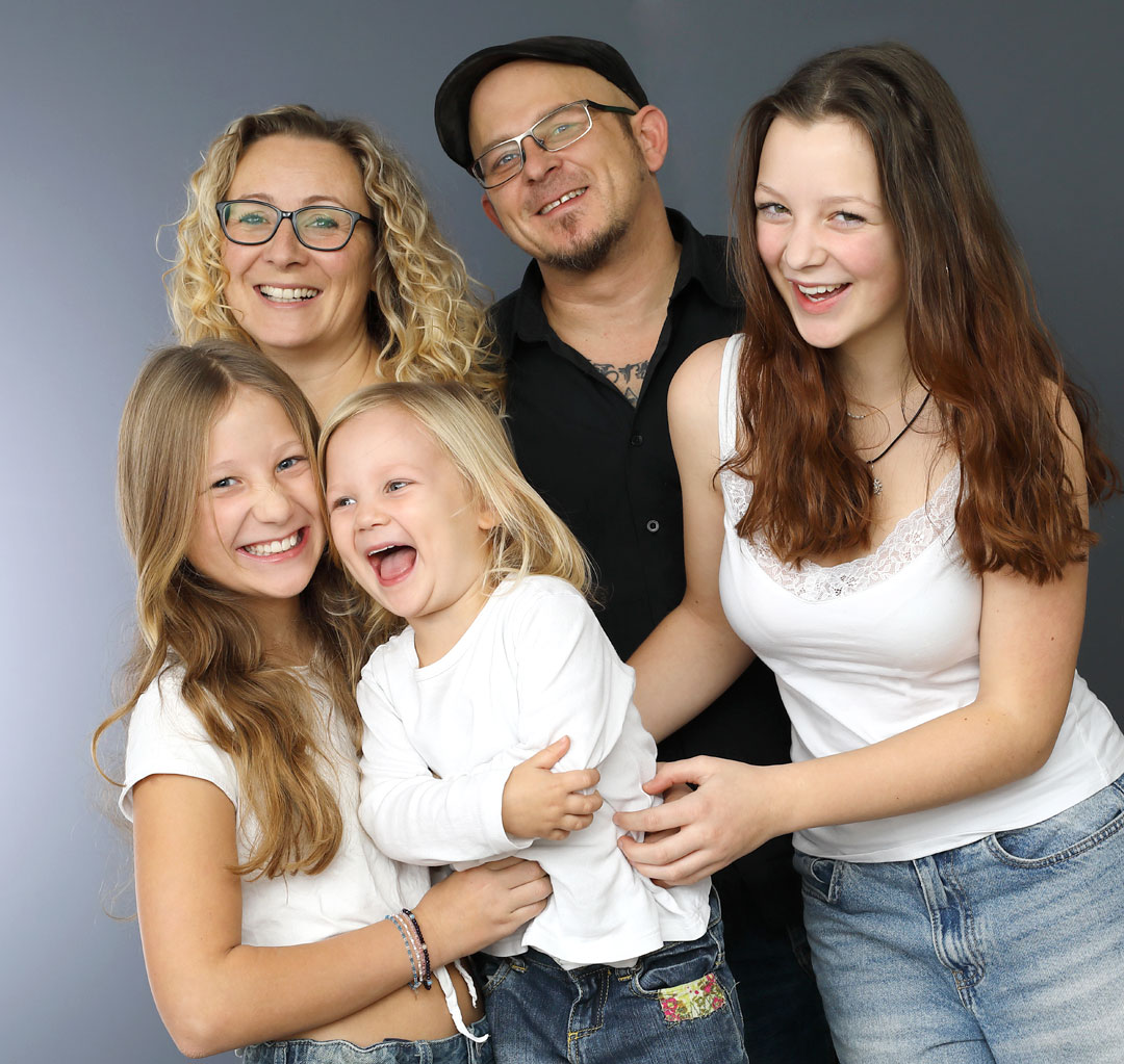 Beim Familienfotoshooting im trendsetter Fotostudio in Chemnitz entstehen natürliche und authentische Famillienfotos.