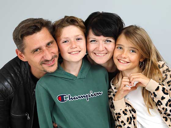 Familienfoto-schwarz-weiss